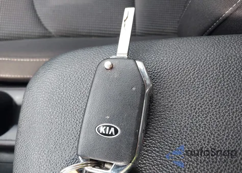 2019 Kia Forte Lxs z USA, uszkodzony, nr VIN 3KPF24AD6KE017182